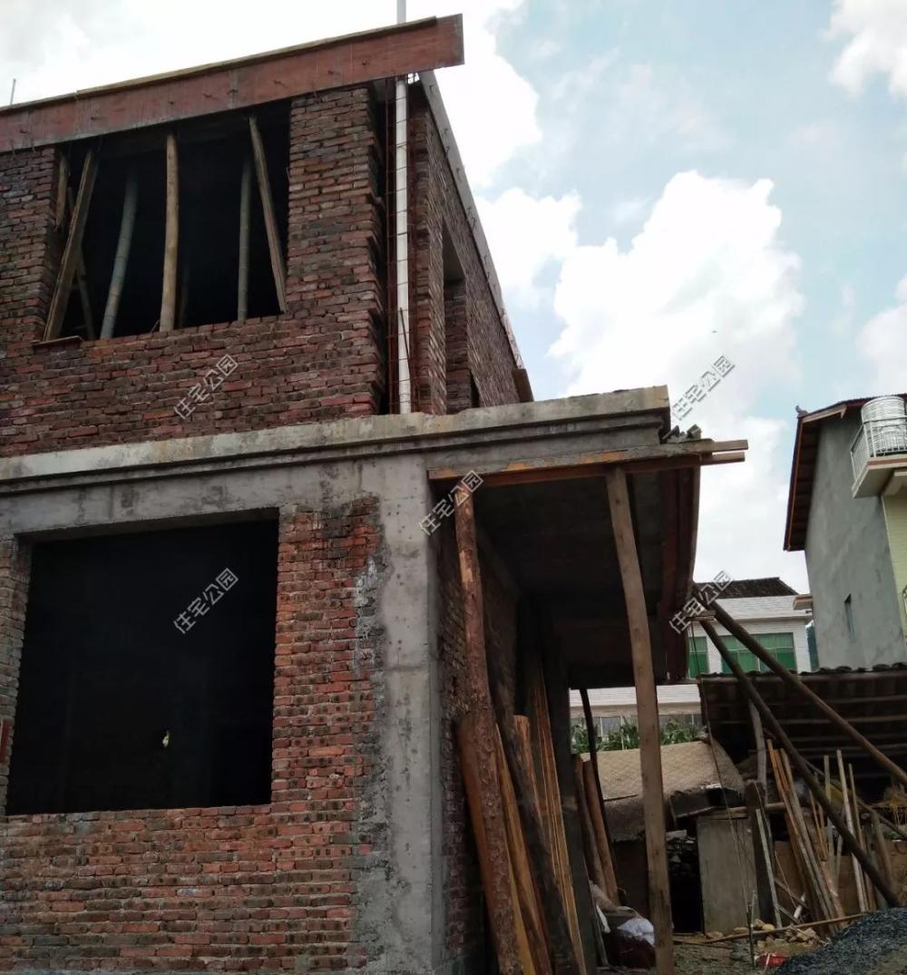 红砖涨价5毛一块, 水泥每吨涨60元, 湖南40万建房仅仅只够主体钱