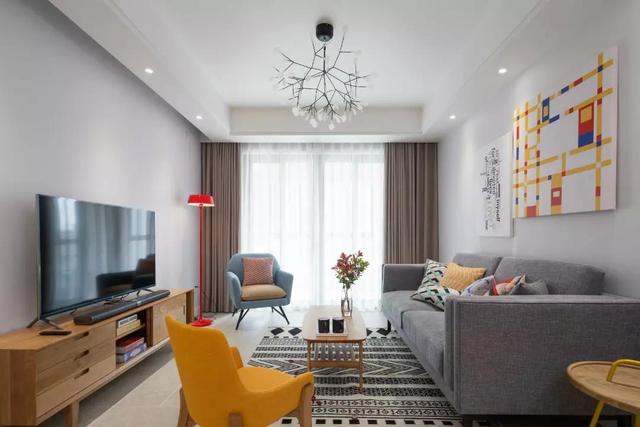 精致北欧小户型装修，跳跃性色彩的点缀，使得空间活泼又靓丽！