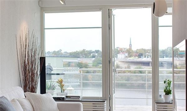 陽臺裝修不要裝推拉門了，有錢人都流行這樣裝，后悔知道晚了