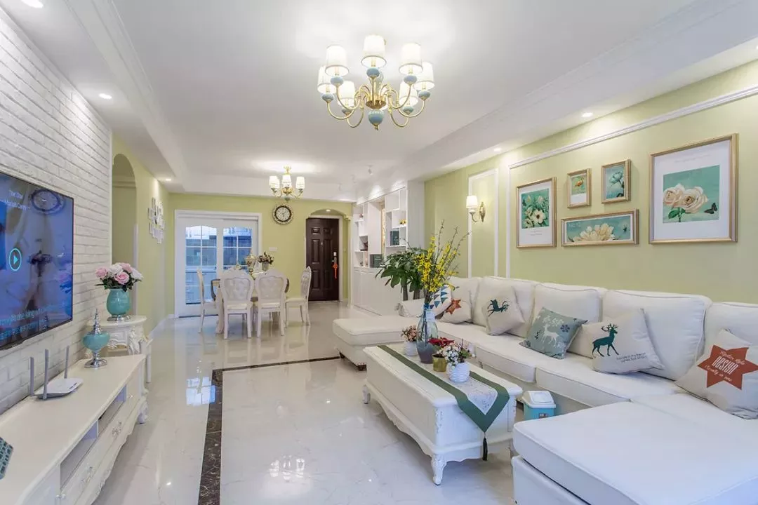 125平米的新房，全屋淡绿色墙面加白色点缀，效果别具一格！