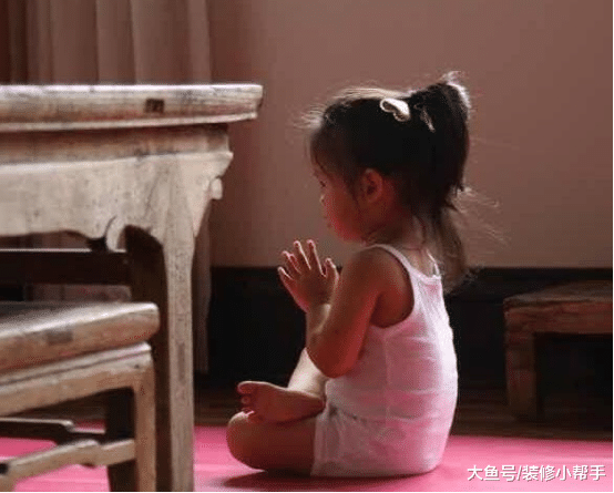 参观邓超现实的豪宅，光是看这个大门设计，就知道不是一般人的家