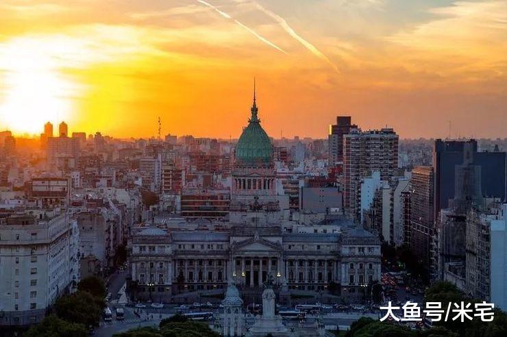 曾经富比美国，现在败光家产！这个国家一夜之间崩盘了