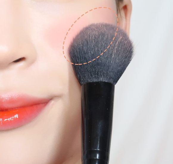 BB霜别直接用手擦！化妆师教你正确方法，均匀更自然