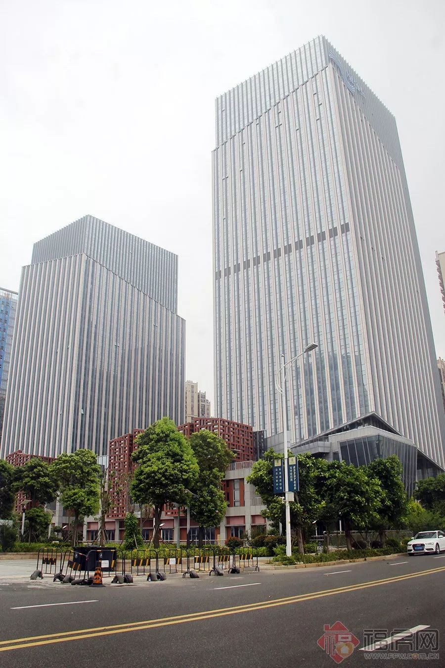 湾区新地标崛起！总建116万㎡企业中心！6万㎡商业体！落地