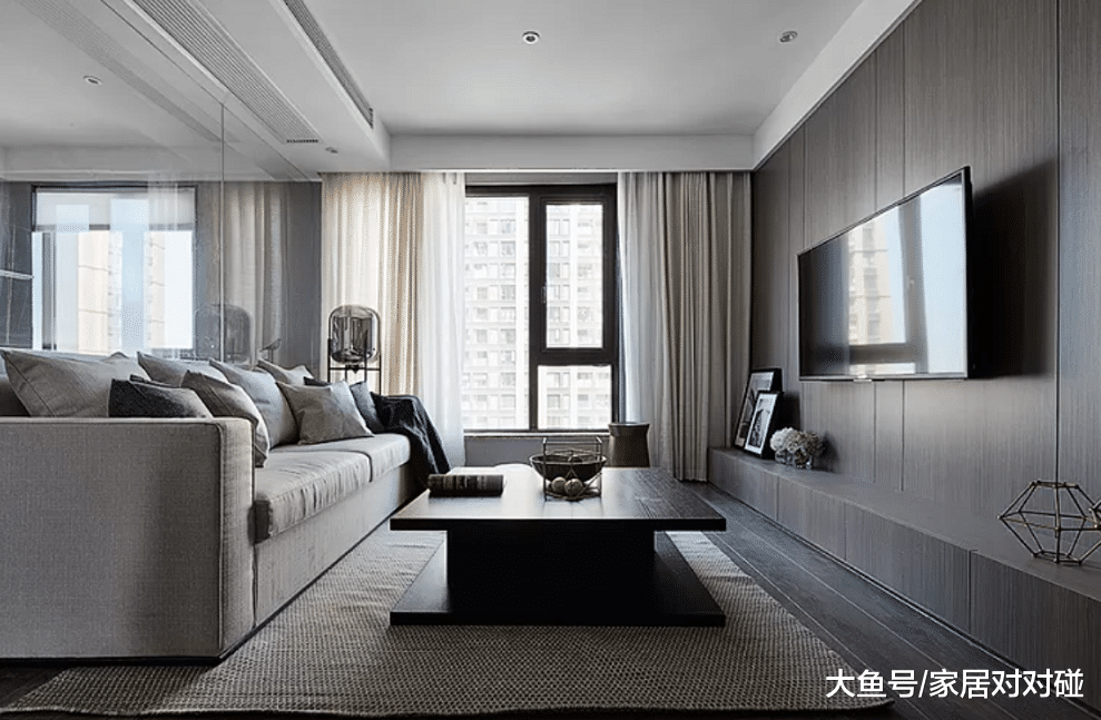 媳妇硬是打通沙发墙, 设透明隔断! 完工后我懵了, 全屋真心大气!