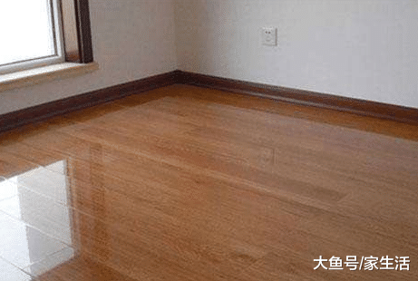 越来越多人这样装新房地面, 这做法太聪明了, 铺瓷砖过时了
