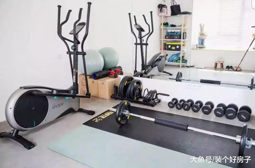美女摄影师将100㎡的家装成了160㎡, 电视墙里还藏了一个健身房!