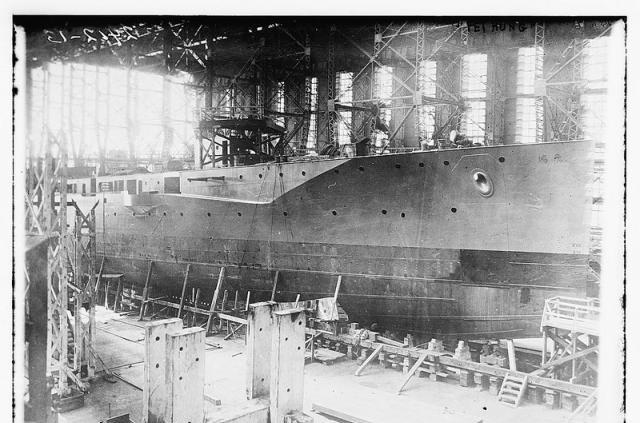 原中国“飞鸿”号巡洋舰的悲剧一生：二战中遭意大利潜艇非法击沉