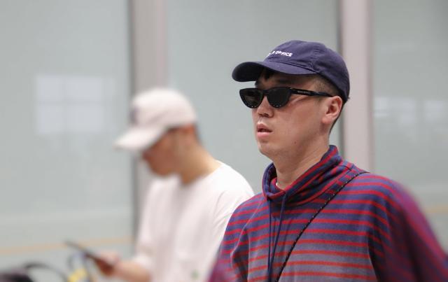 杨九郎空降三庆园，观众私信李九天好好休息，尽量多请假