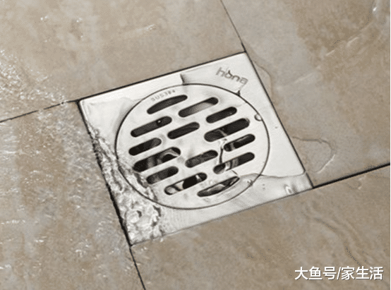 卫生间装修不要做圆形地漏了，看完这种设计，才知我家装早了