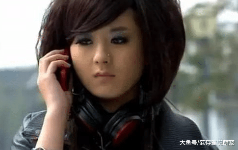 关晓彤这款发型真亮眼，网友：这款发型真的很不适合她！