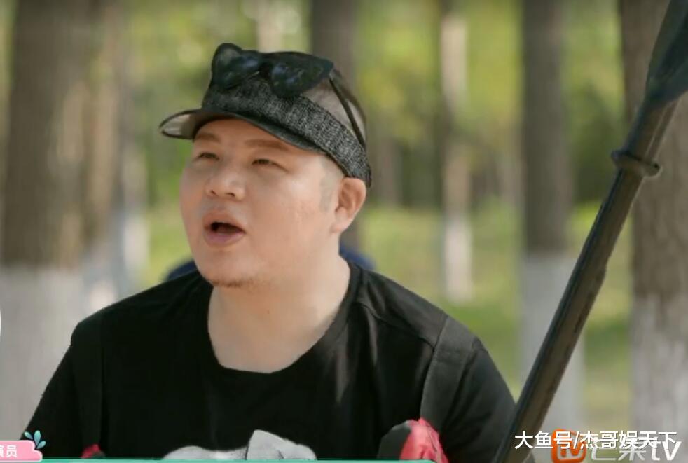 从方家翊和凌潇肃的谈话中可知：肃哥活得很通透，方家翊活得很累