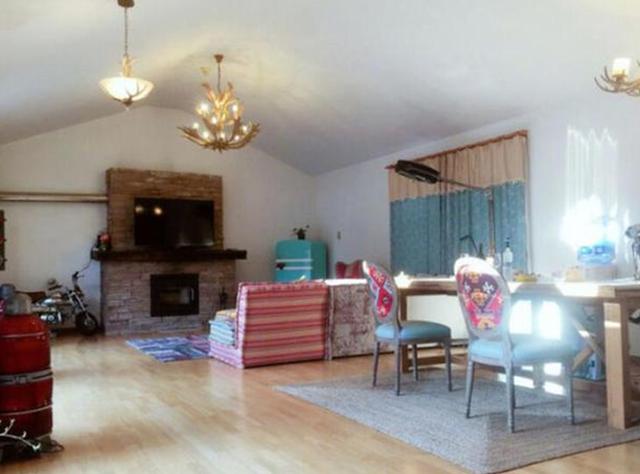 参观张若昀住的豪宅，四合院的外观霸气设计，房子价值过亿