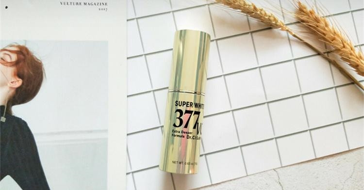 黄黑皮逆袭！美白精华助攻发光肌