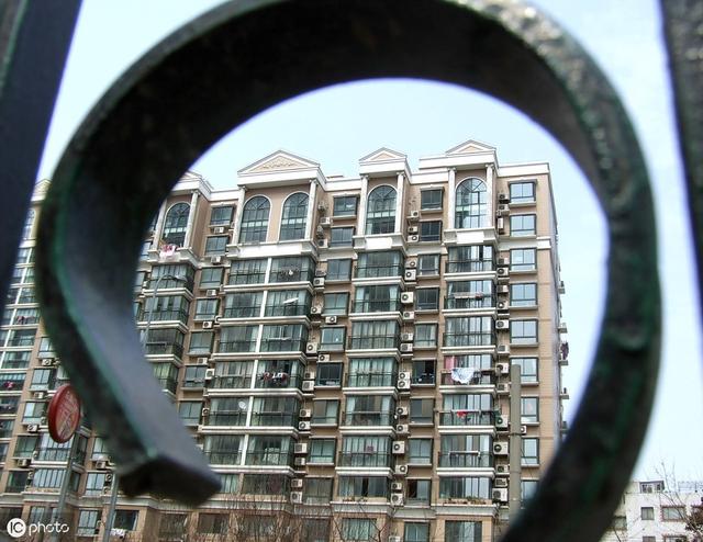房产“更名”和“过户”差别大吗？内行人：差别很大，幸亏早知道