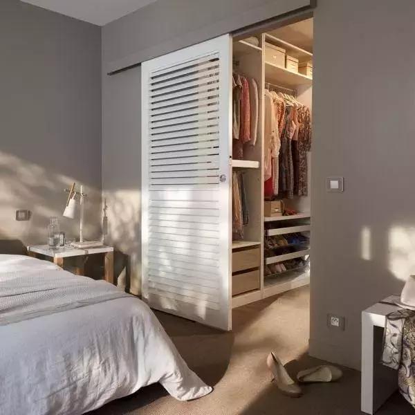 其实家里这些小空间也能打造一个时尚衣帽间，后悔知道太晚了