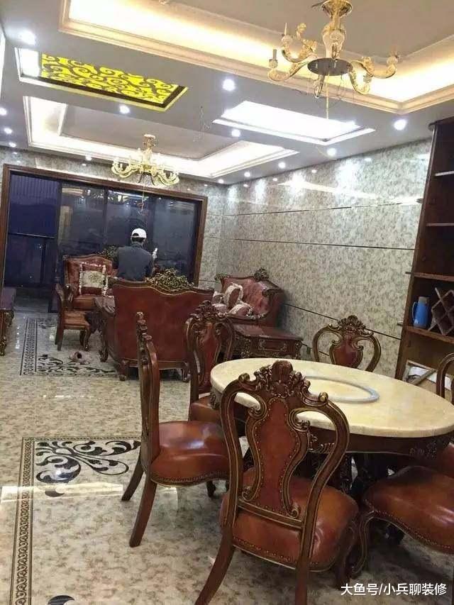 朋友一线城市买的豪宅，说装修花200多万，一看卫生间我愣了！