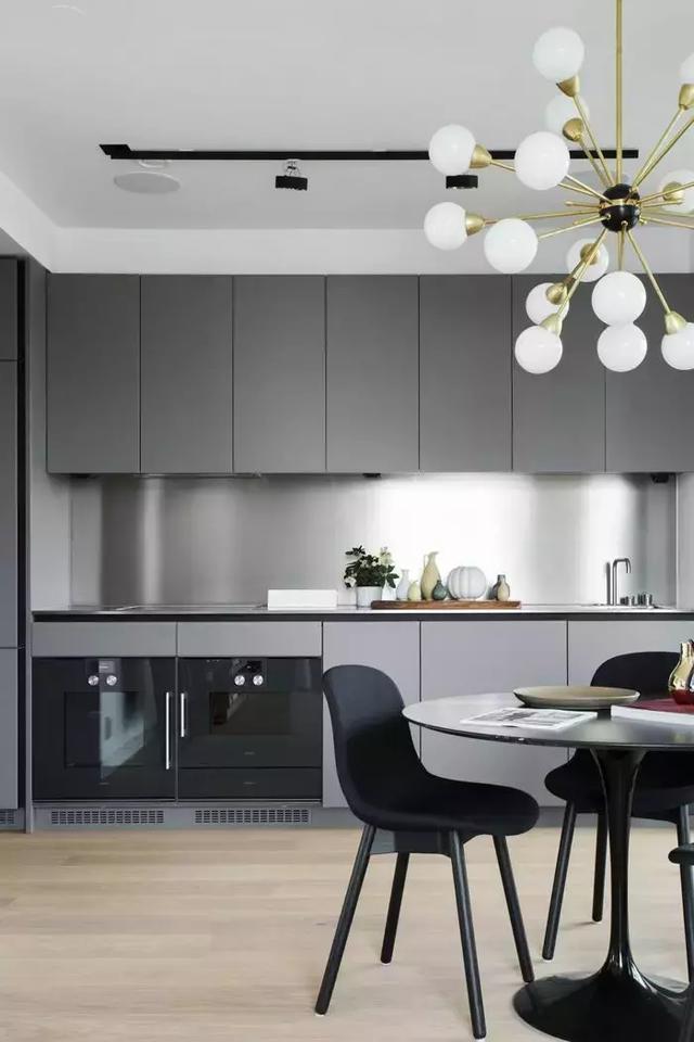 2019年最美30个高级灰厨房设计案例，单一而不单调让人爱上做饭！