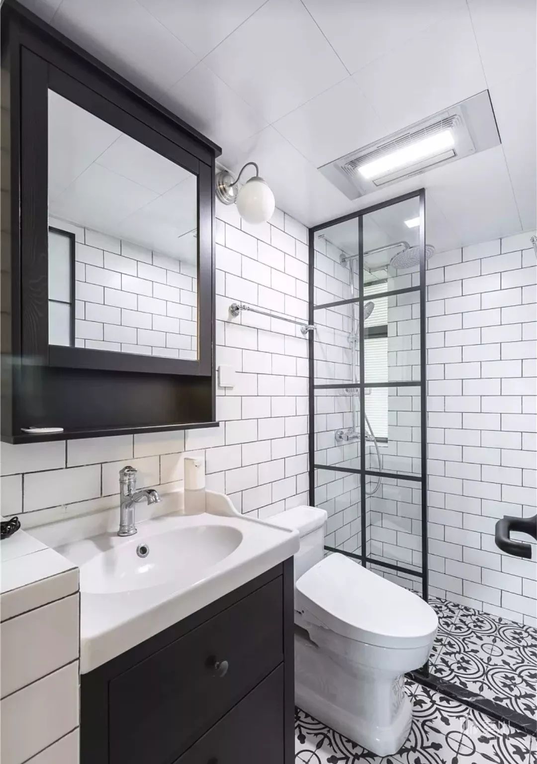 玻璃or浴帘，淋浴房用什么隔断好？