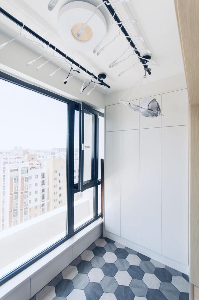 原木清新风的新房终于装修好了，很简约的装修，没花很多钱