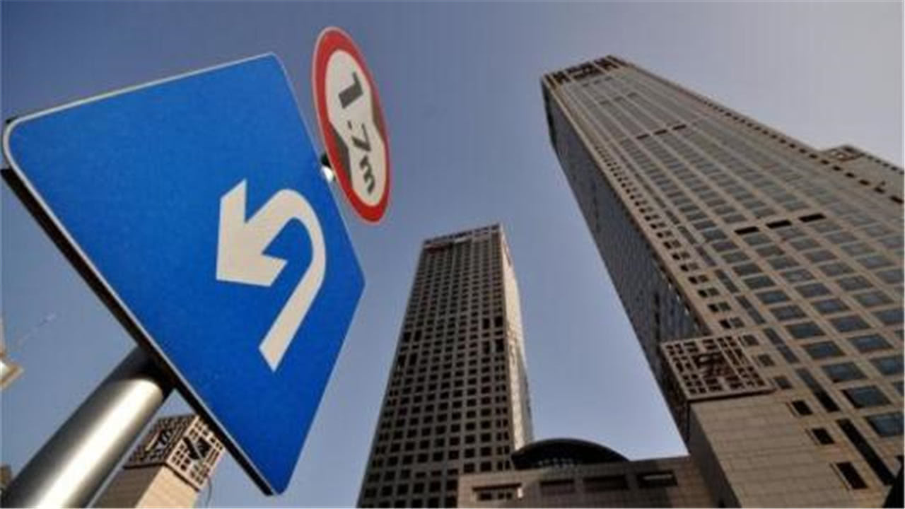 交房了业主惊讶：洗手盆仅巴掌大！开发商：我也没承诺过大小呀