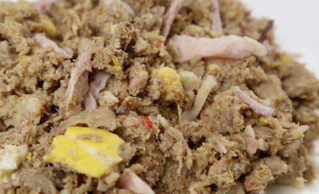 猫咪吃生骨肉常被人推崇，若不注意三点细节，那么对猫将有害无益