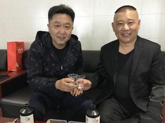 于谦首次曝出自己的家，家里还有养马场，连郭德纲也会上门做客