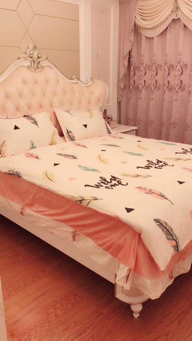 老公装修的新房豪华大气，来参观的人都说是小区里最漂亮的！