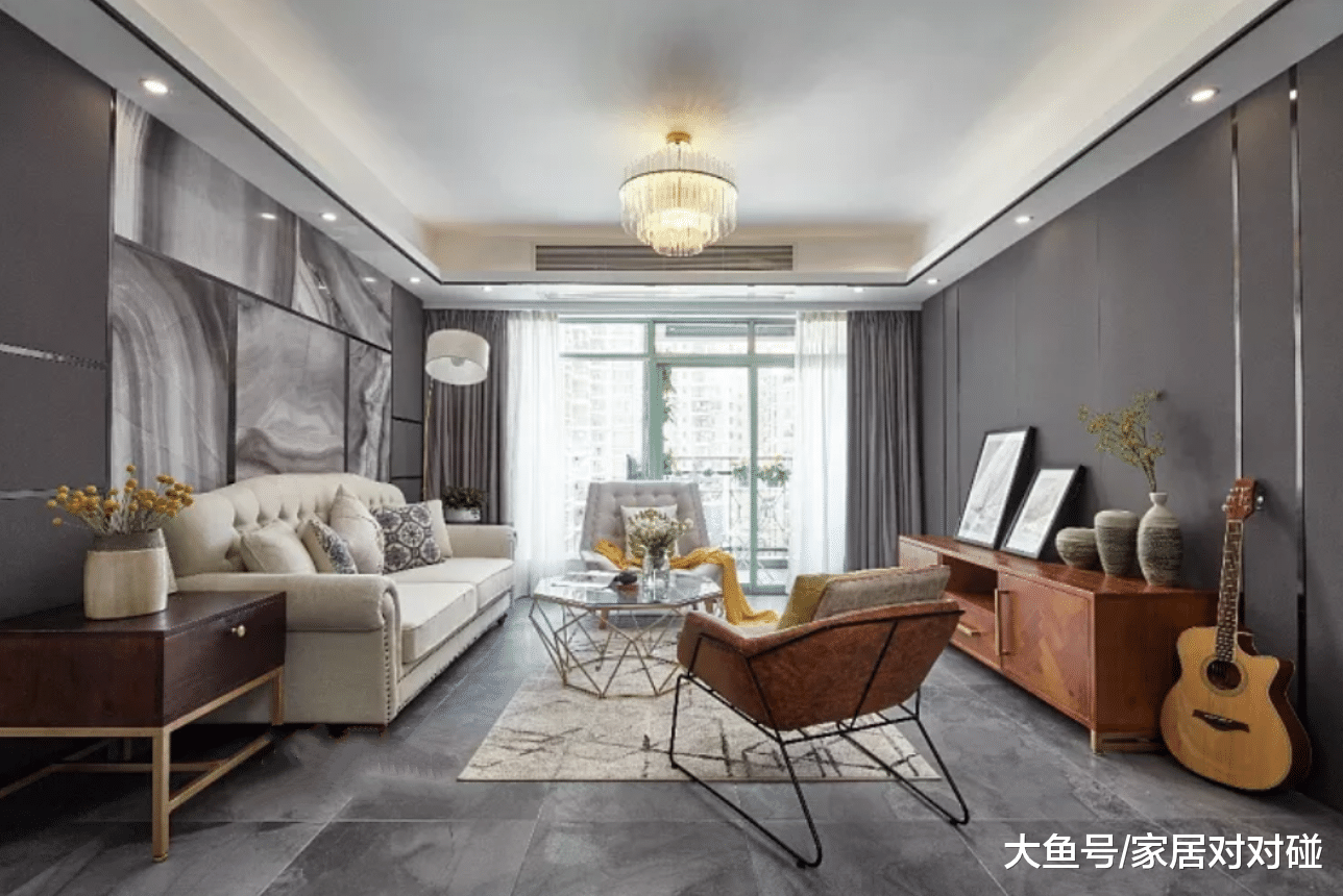 全屋墻面設灰色，也能裝出高級感！餐廳貼銅鏡，好看極了！曬曬