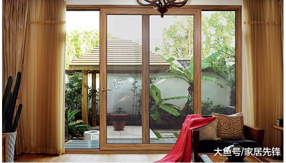 阳台别再装推拉门了，这样设计美观又实用，懊悔知道太晚了