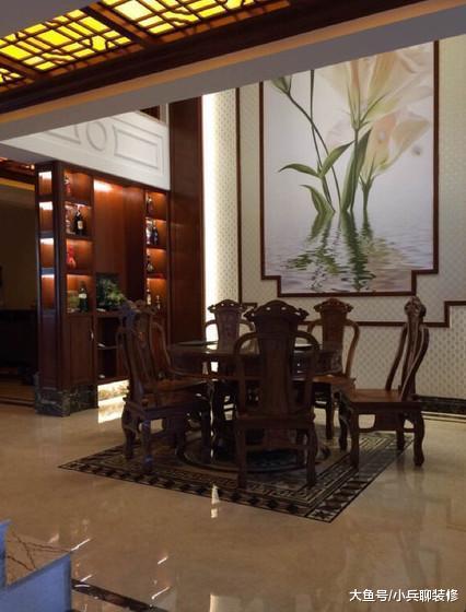 晒晒朋友三层别墅，装修花了200万，单单客厅一套家具就20万！