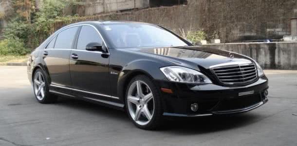 他凭借14个字的广告赚走500亿，半个中国都知道这个品牌，现在豪车代步