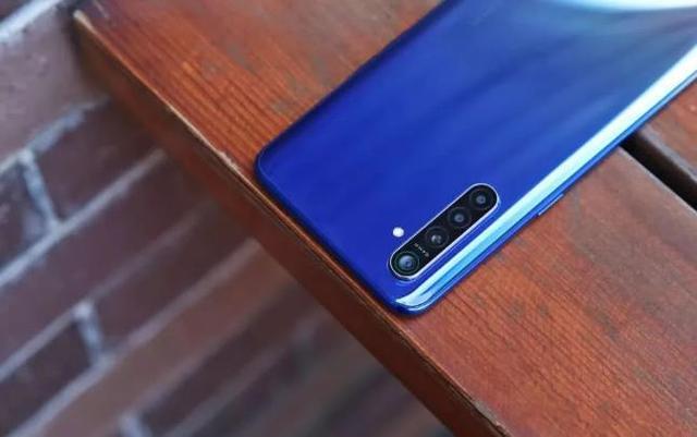 OPPO K5三大旗舰特性加持，网友：下半年最值得入手的千元机