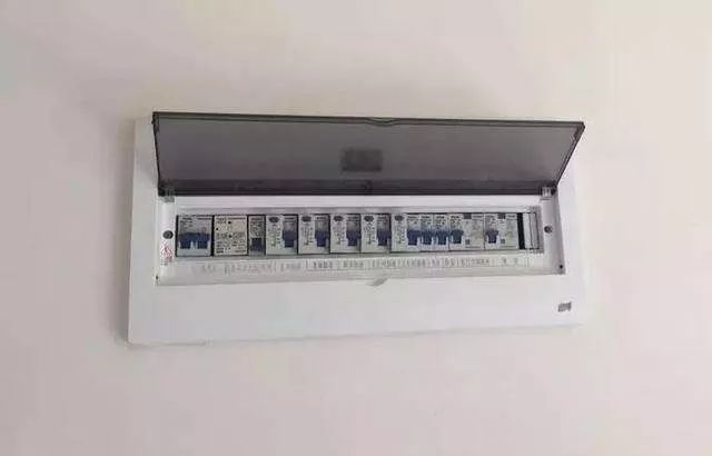 嫌弃电表箱难看？4招教你完美遮挡顺带提升家居颜值