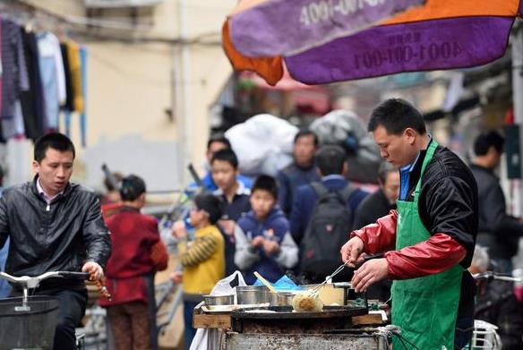 如果没有人口和产业支撑，小城市的高房价能走多远？