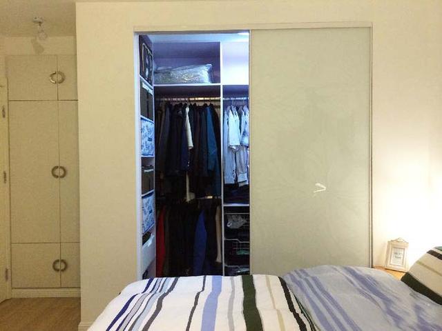 85㎡新房被媳婦到處打柜子，說是為了增加收納，可看著壓抑死了！