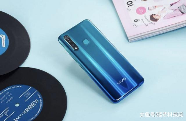 跟小米比起来，今年很多人买了oppo和vivo，小米不好用吗？