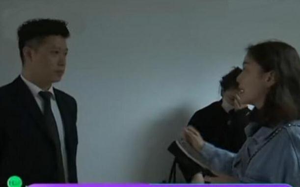 女子电影院看动作片，现场还亲身体验了一回，怒曝光：无一人制止