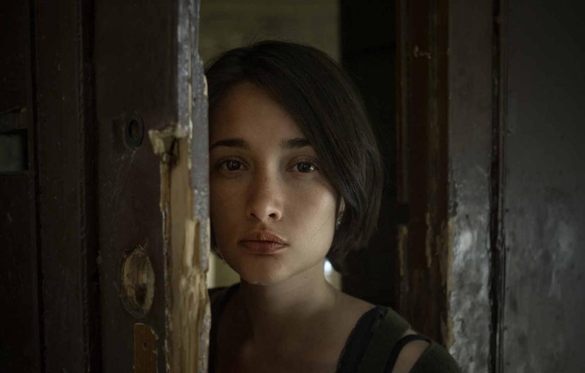 人像摄影没思路？跟俄罗斯摄影师学，你也能拍出忧郁情绪风！