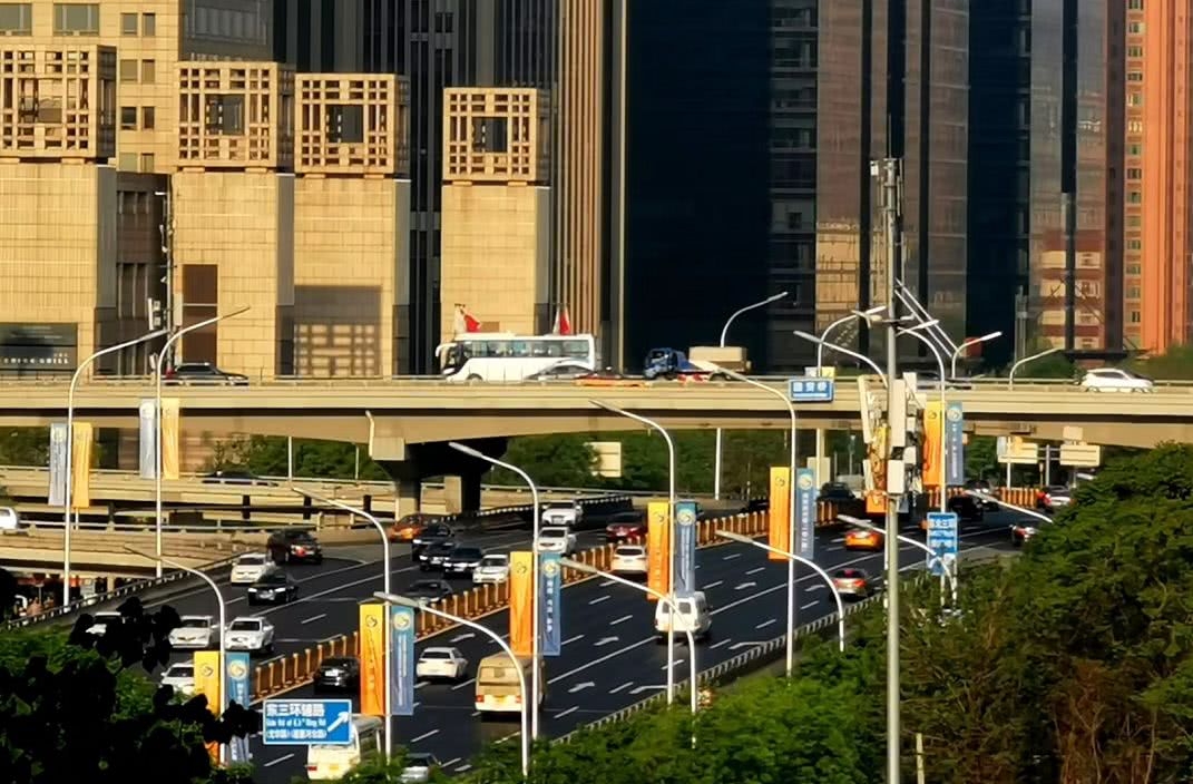 北上广深之后，下一超级城市会是哪里？