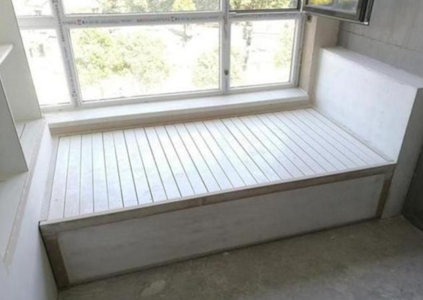 邻居家的榻榻米真实用，不仅解决了空间问题，也不会受潮了