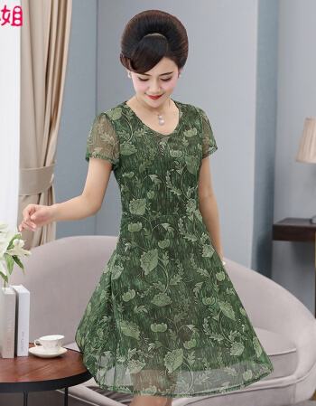 拜拜了紧身裙，上岁数了就该换新花样！穿上妈妈裙不俗不媚