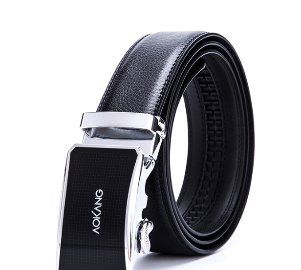 气度非凡的男士皮带，造型更轻松