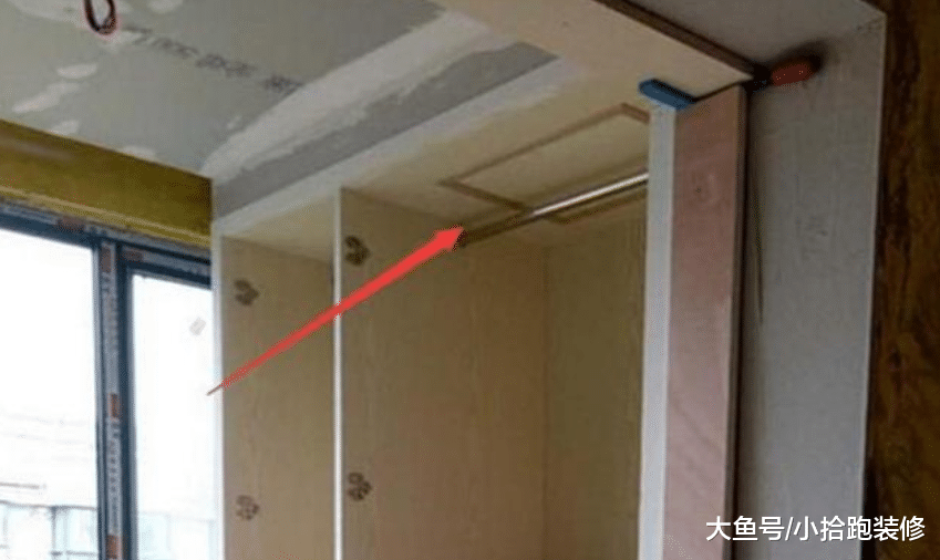 都做到油工了, 邻居看到书桌后, 却硬要我联系木工给他家做