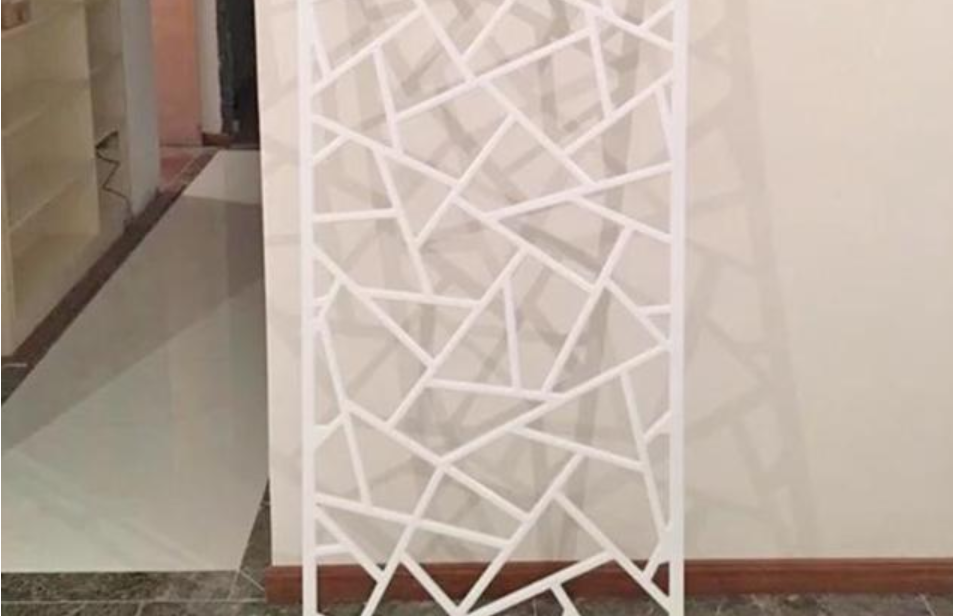 花350块做的电视墙造型，当邻居们来参观时，都说简单大气