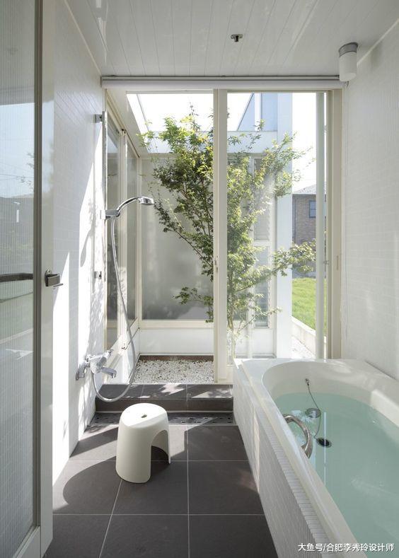 头一次见到户型不带院子，偏偏要在室内建庭院，没想到还这么漂亮