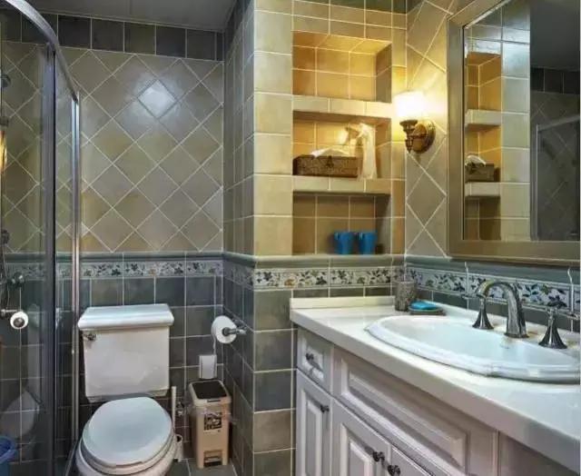 卫生间别再装挂架啦，现在有一种更流行的装法，漂亮又实用