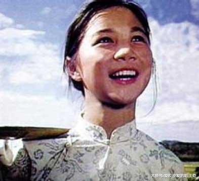 58岁蔡明低调老公罕见曝光，恩爱30多年，她儿子的电影你一定看过