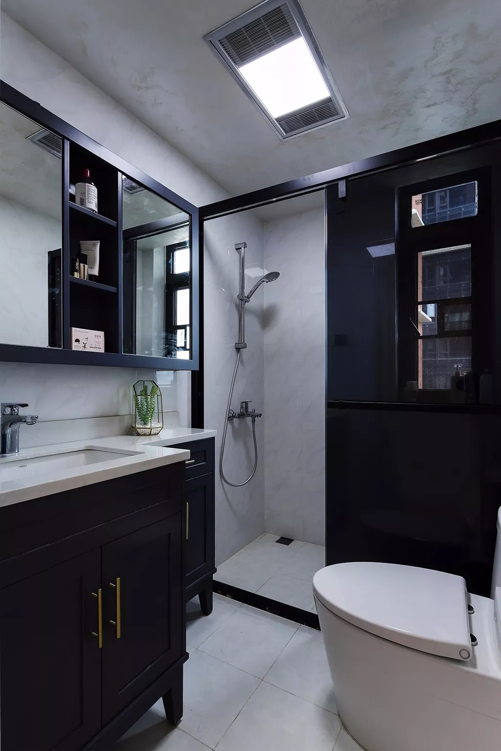 闺蜜家的107平的现代简约风三居室，黑白灰的配色就是好看