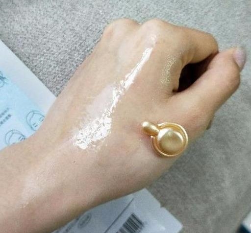 昨日李小冉晒出的面膜, 脸上暗黄干燥全没了, 网友: 面膜界的钻石！